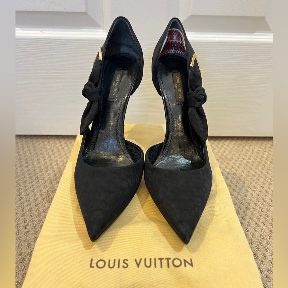 Louis Vuitton Black leopard print Satin Size38